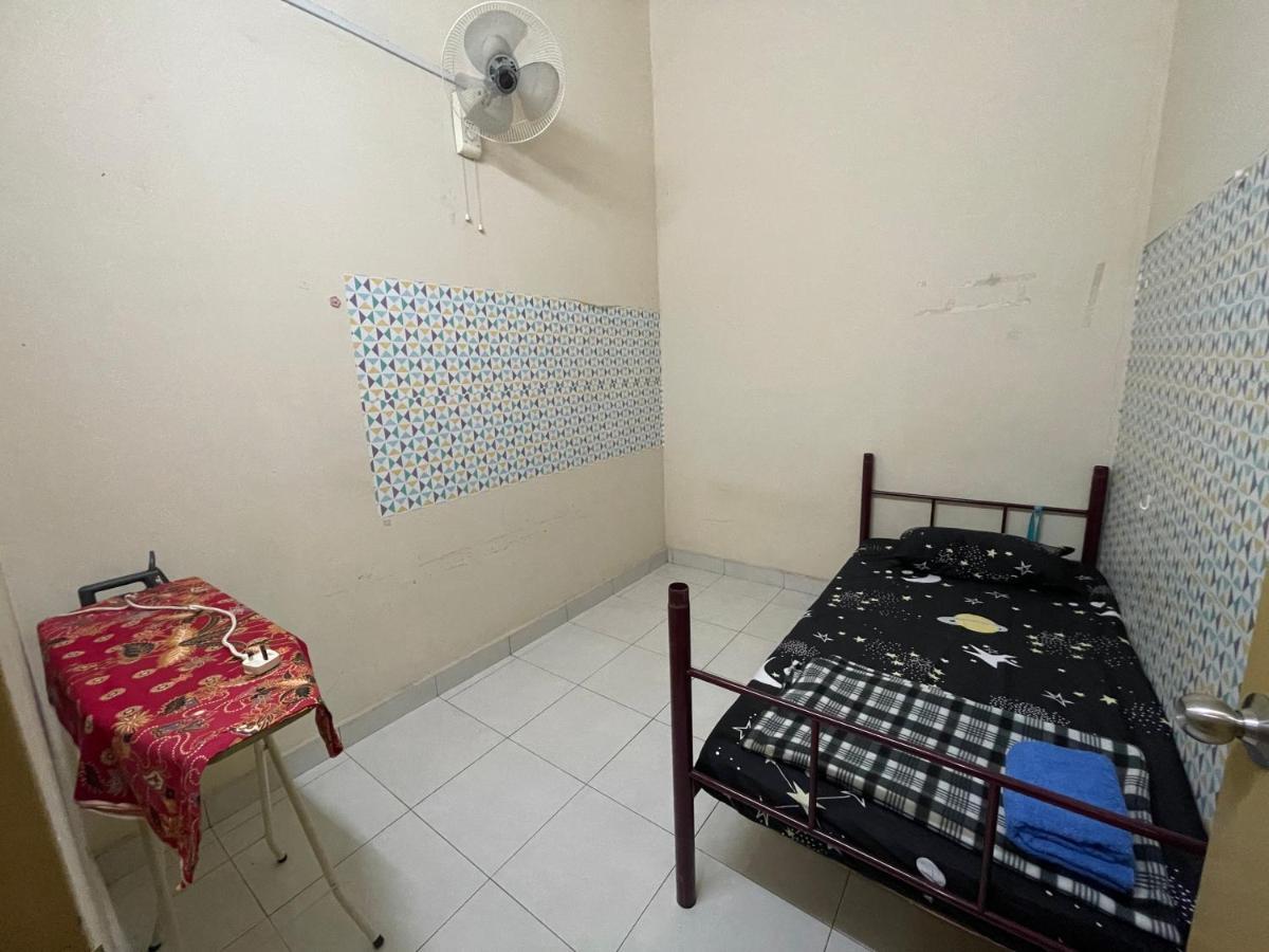 Ibad Homestay Bajet Kampong Gong Badak Luaran gambar